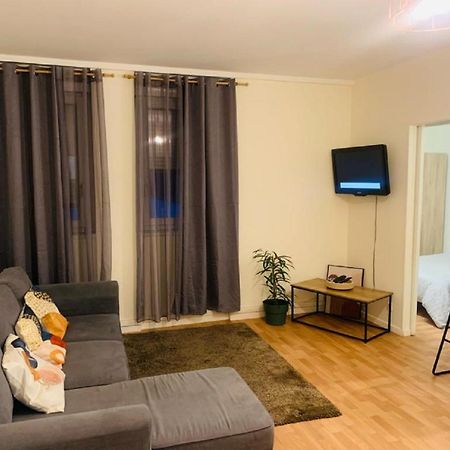 Appartement Calme Et Chaleureux Proche De Paris Courbevoie Exterior foto